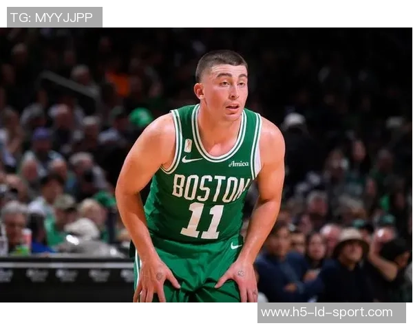 普理查德表现稳定半场8投4中贡献11分2篮板4助攻