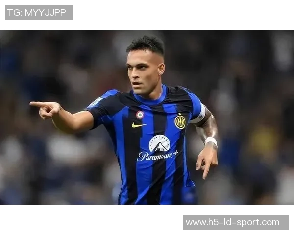 国米旧将塞雷纳盛赞劳塔罗的智慧与跑位能力直面外界批评