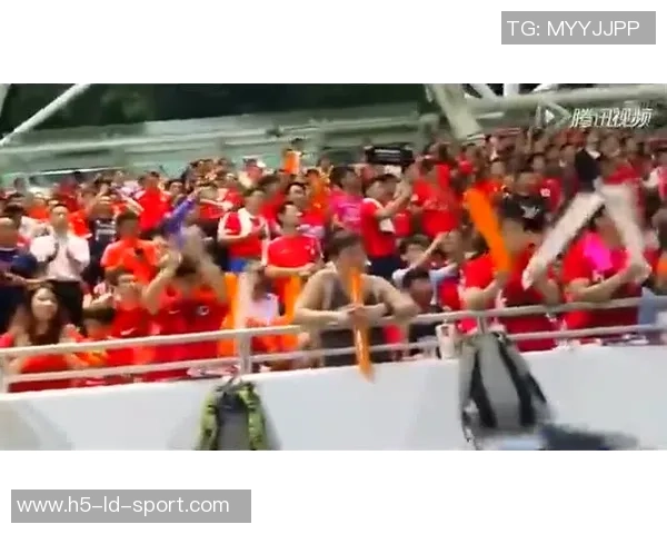 科隆球迷称入场遭裸体检查警方坚决否认这一指控 科隆球迷称入场遭裸体检查警方坚决否认这一指控