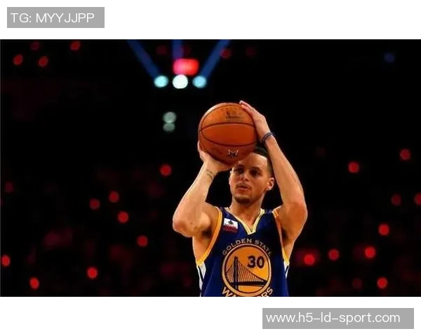 库里解读独特阵容背后的科尔战术理念球员们已习惯这种灵活打法