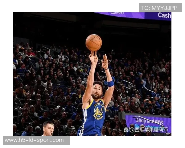 普尔全场表现低迷仅得5分三分球垃圾时间发力展现风采 普尔全场表现低迷仅得5分三分球垃圾时间发力展现风采