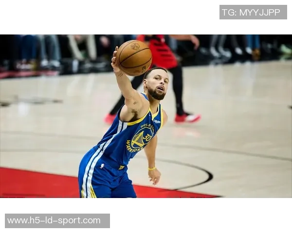 库里第三节火力全开轰下31分带领球队重返巅峰状态