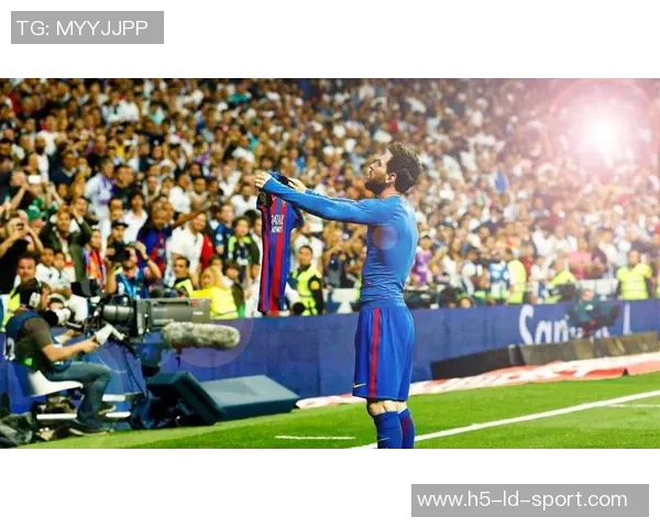 球王的小迷妹张琳艳穿梅西10号球衣晒美照引热议