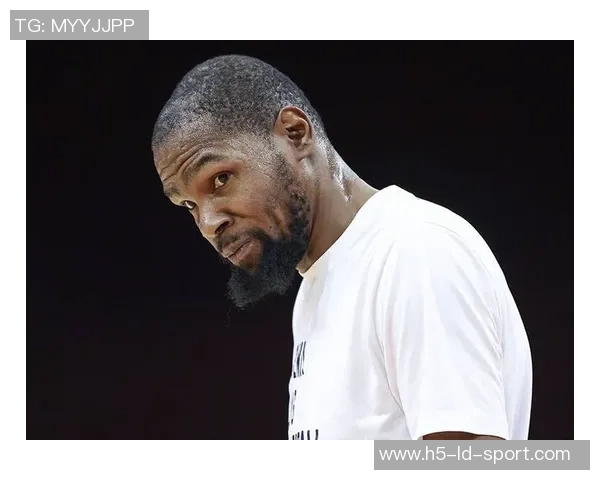 女主持询问KD洛杉矶住址引发热议KD回应称播客内容公开引人关注 女主持询问KD洛杉矶住址引发热议KD回应称播客内容公开引人关注