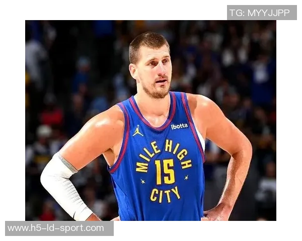 约基奇轻松砍下33分15板16助展现超凡实力媒体人称其表现令人惊叹 约基奇轻松砍下33分15板16助展现超凡实力媒体人称其表现令人惊叹