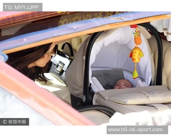 乔治一家在纽约为女儿娜塔莎庆生享受生活的快乐时光 乔治一家在纽约为女儿娜塔莎庆生享受生活的快乐时光